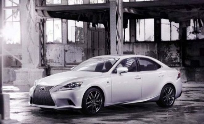 Primele imagini oficiale cu noul Lexus IS